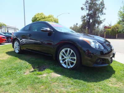 2010 Nissan Altima  3.5 SR
