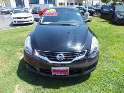2010 Nissan Altima  3.5 SR