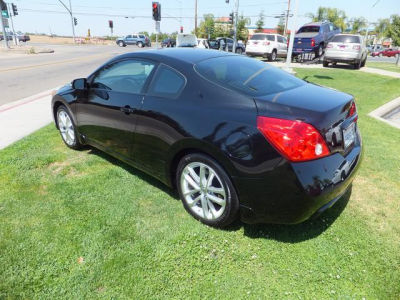 2010 Nissan Altima  3.5 SR