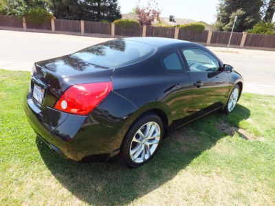 2010 Nissan Altima  3.5 SR