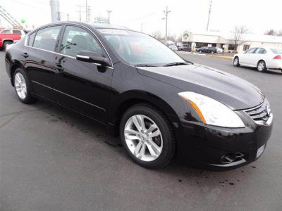 2010 Nissan Altima  3.5 SR