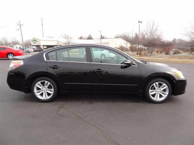2010 Nissan Altima  3.5 SR