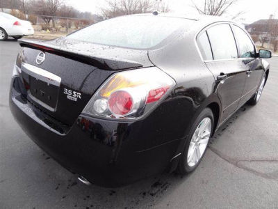 2010 Nissan Altima  3.5 SR
