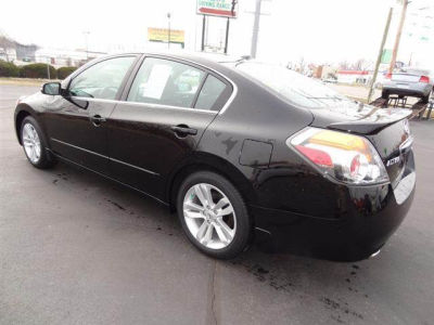 2010 Nissan Altima  3.5 SR