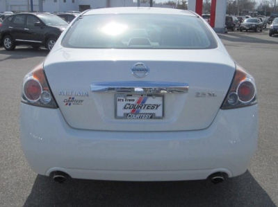 2010 Nissan Altima  2.5 SL