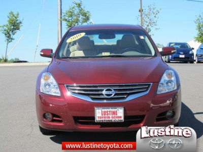 2010 Nissan Altima  3.5 SR