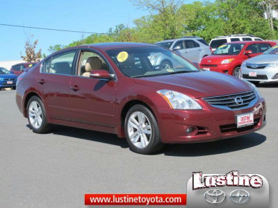2010 Nissan Altima  3.5 SR