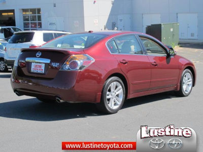 2010 Nissan Altima  3.5 SR