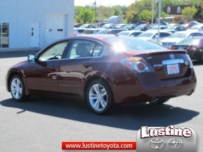 2010 Nissan Altima  3.5 SR