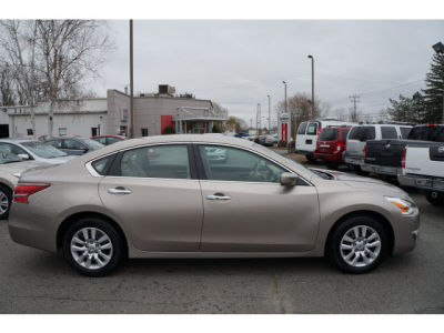 2013 Nissan Altima  2.5 S