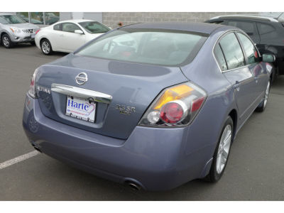 2010 Nissan Altima  3.5 SR