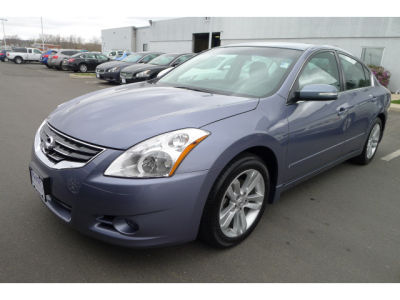2010 Nissan Altima  3.5 SR