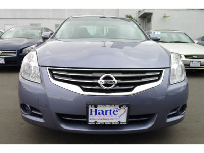 2010 Nissan Altima  3.5 SR