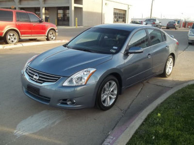 2012 Nissan Altima  3.5 SR
