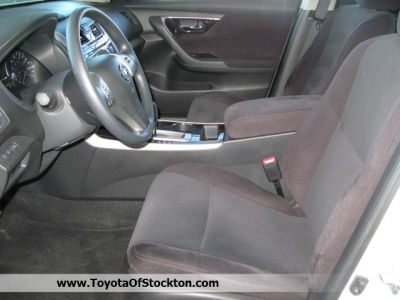 2013 Nissan Altima  2.5 S
