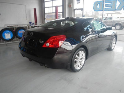 2011 Nissan Altima  3.5 SR