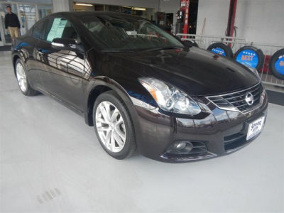 2011 Nissan Altima  3.5 SR