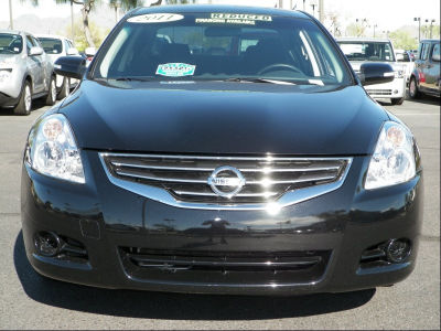2011 Nissan Altima  3.5 SR