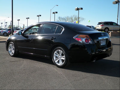 2011 Nissan Altima  3.5 SR