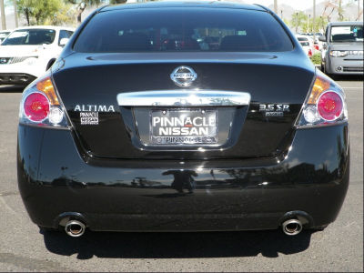 2011 Nissan Altima  3.5 SR
