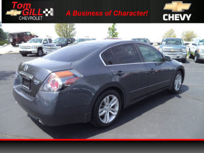 2010 Nissan Altima  3.5 SR