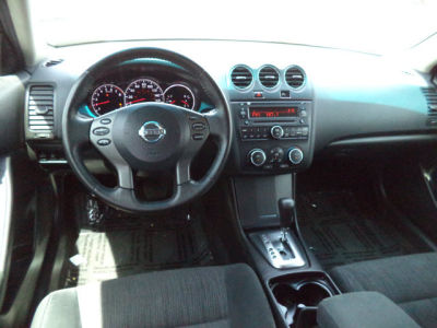 2010 Nissan Altima  3.5 SR