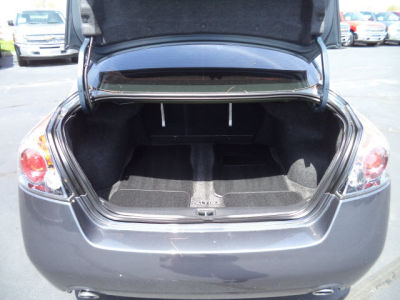2010 Nissan Altima  3.5 SR
