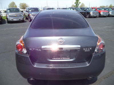 2010 Nissan Altima  3.5 SR