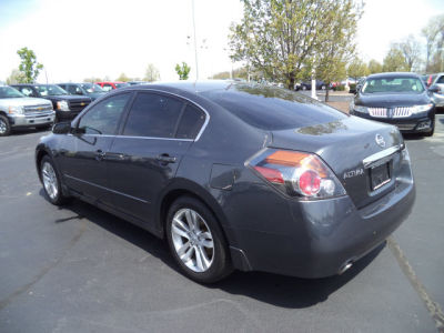 2010 Nissan Altima  3.5 SR