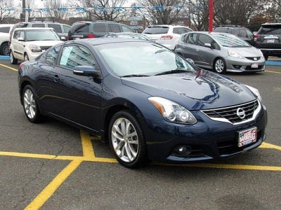 2010 Nissan Altima  3.5 SR