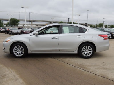 2013 Nissan Altima  2.5 S