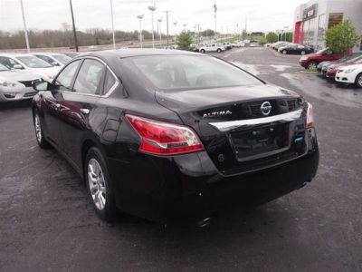 2013 Nissan Altima  2.5 S