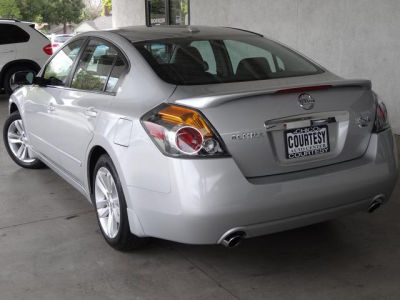 2011 Nissan Altima  3.5 SR
