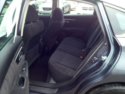 2013 Nissan Altima  2.5 S