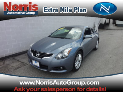 2010 Nissan Altima  3.5 SR