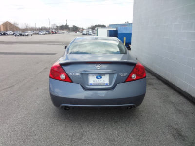 2010 Nissan Altima  3.5 SR