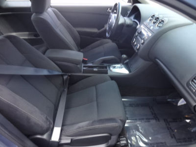2010 Nissan Altima  3.5 SR
