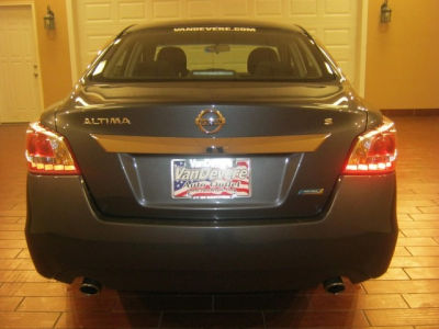 2013 Nissan Altima  S