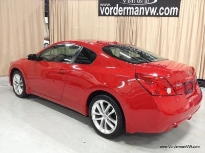 2010 Nissan Altima  3.5 SR