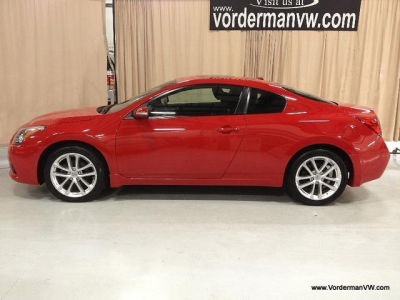 2010 Nissan Altima  3.5 SR