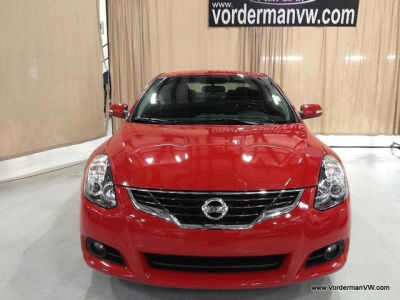 2010 Nissan Altima  3.5 SR