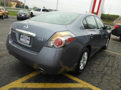 2010 Nissan Altima  2.5 S
