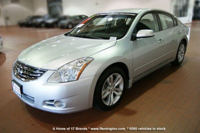 2010 Nissan Altima  3.5 SR