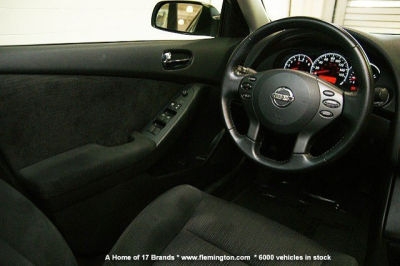 2010 Nissan Altima  3.5 SR