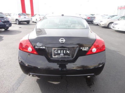 2010 Nissan Altima  3.5 SR