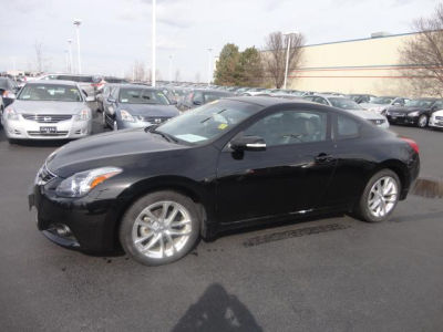 2010 Nissan Altima  3.5 SR