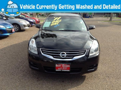 2011 Nissan Altima  3.5 SR