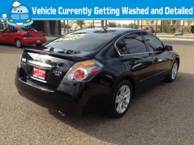 2011 Nissan Altima  3.5 SR