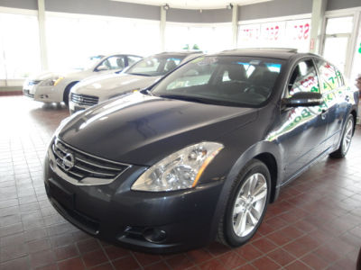 2010 Nissan Altima  3.5 SR
