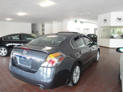2010 Nissan Altima  3.5 SR